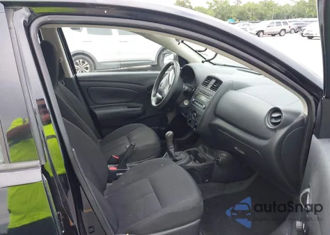 2017 Nissan Versa 1.6 S z USA, uszkodzony, nr VIN 3N1CN7AP1HL833438